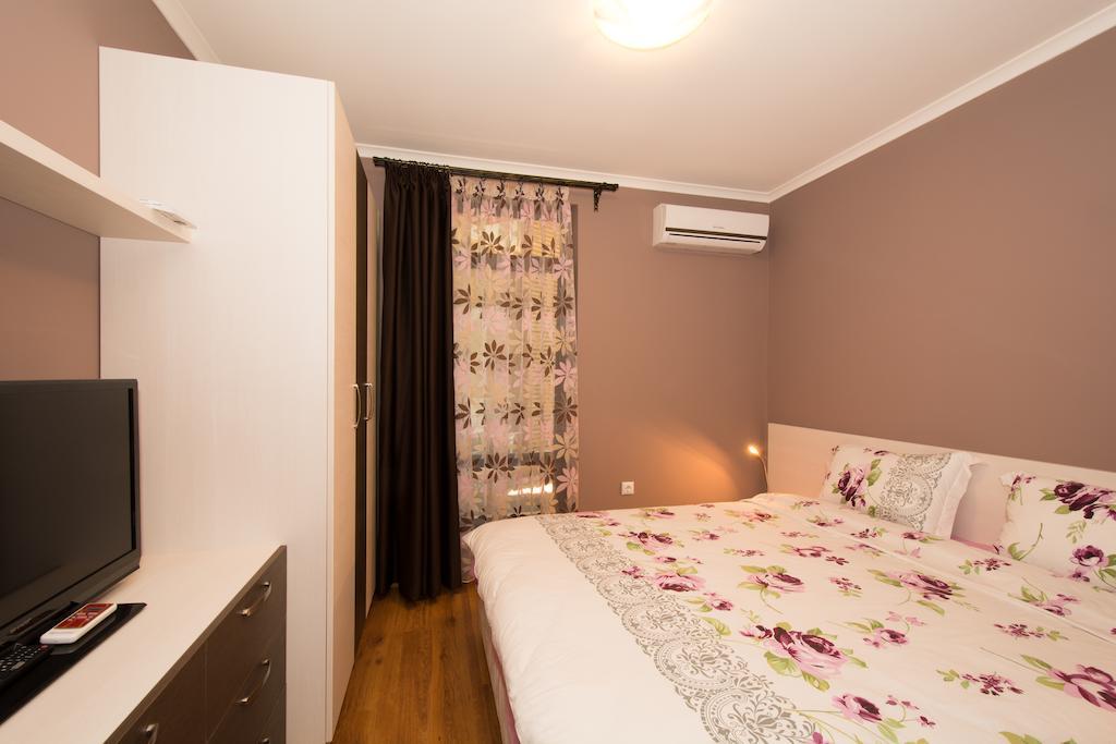 Aparthotel Village *