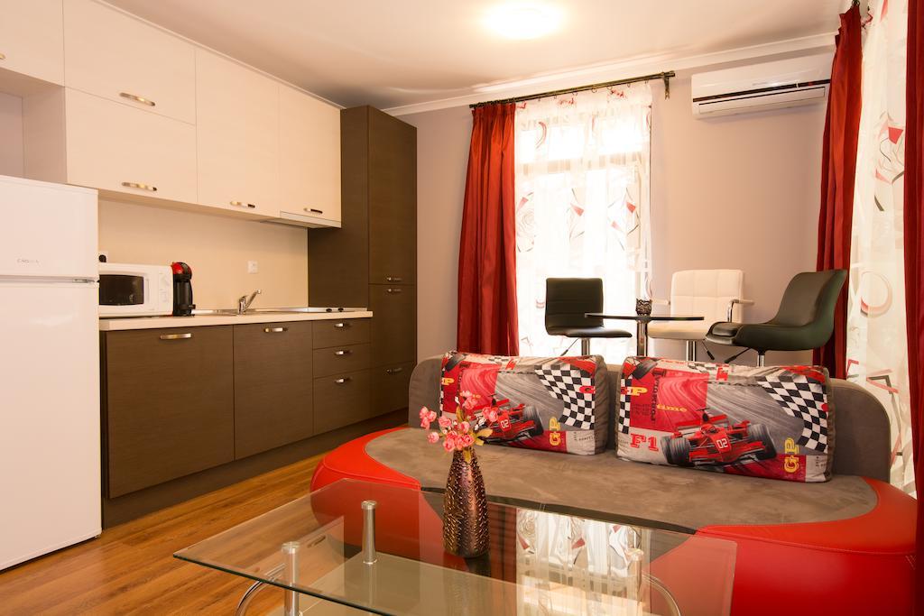 Village Aparthotel *