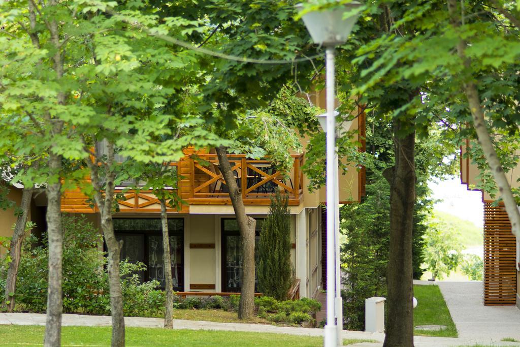 Aparthotel Village *