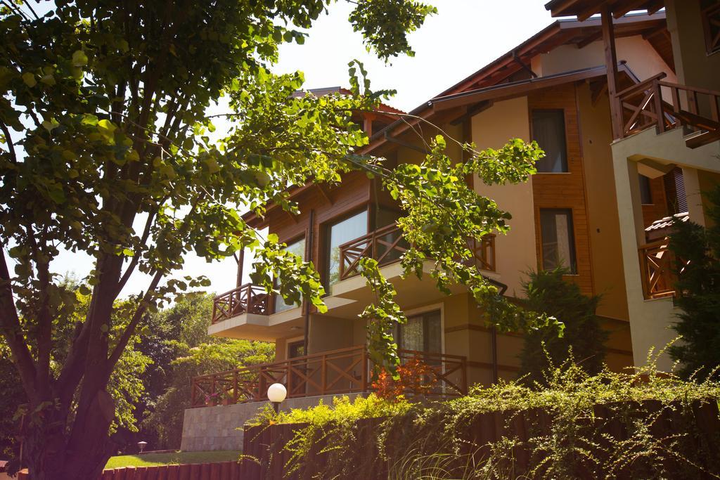 Village Aparthotel